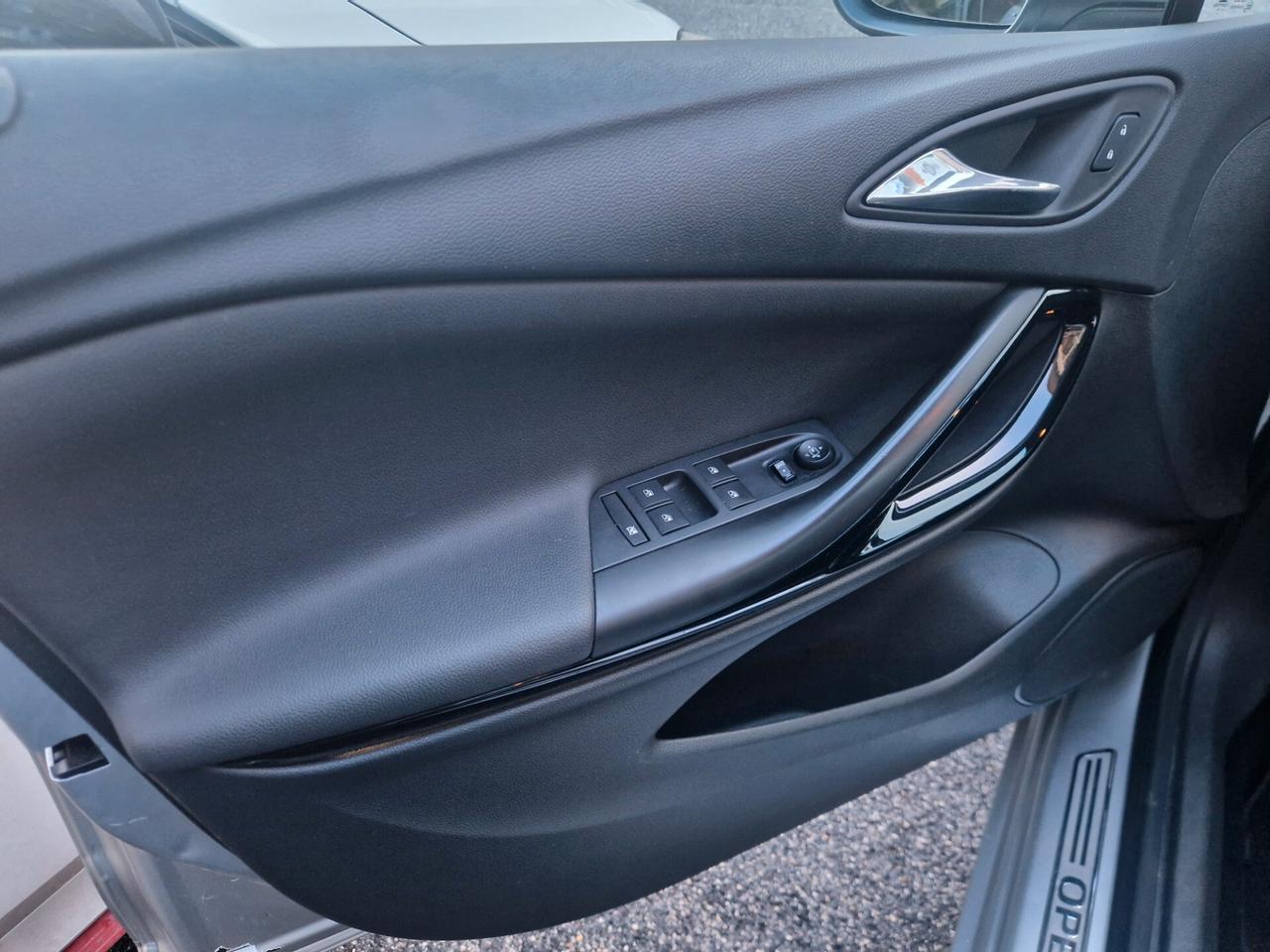 Opel Astra 1.4 Turbo 110cv Innovation 59 mila km Opel Astra 1.4 Turbo 110cv Innovation 59 mila km Metano