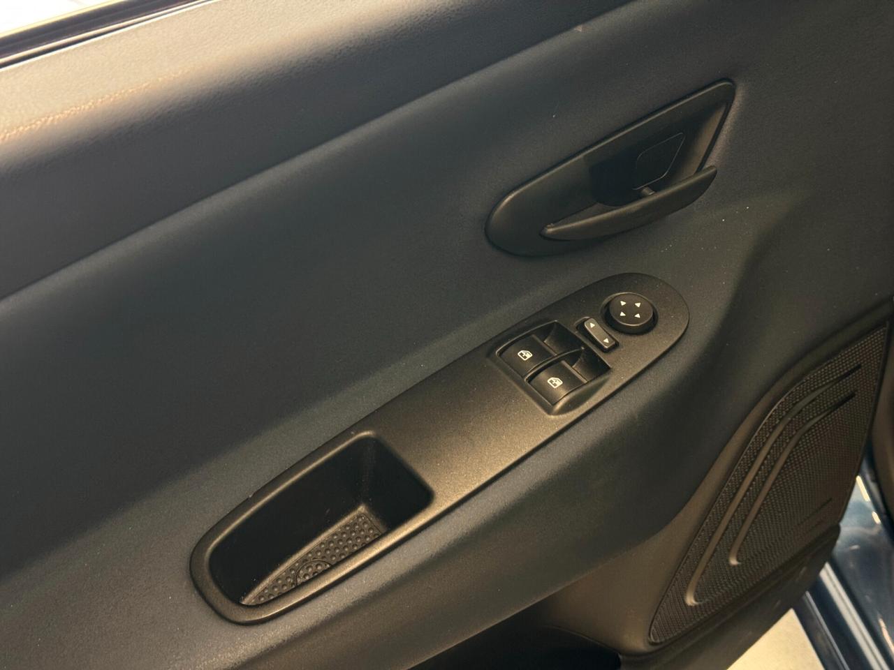 Lancia Ypsilon LANCIA YPSILON 1.0cc 69Cv Platino