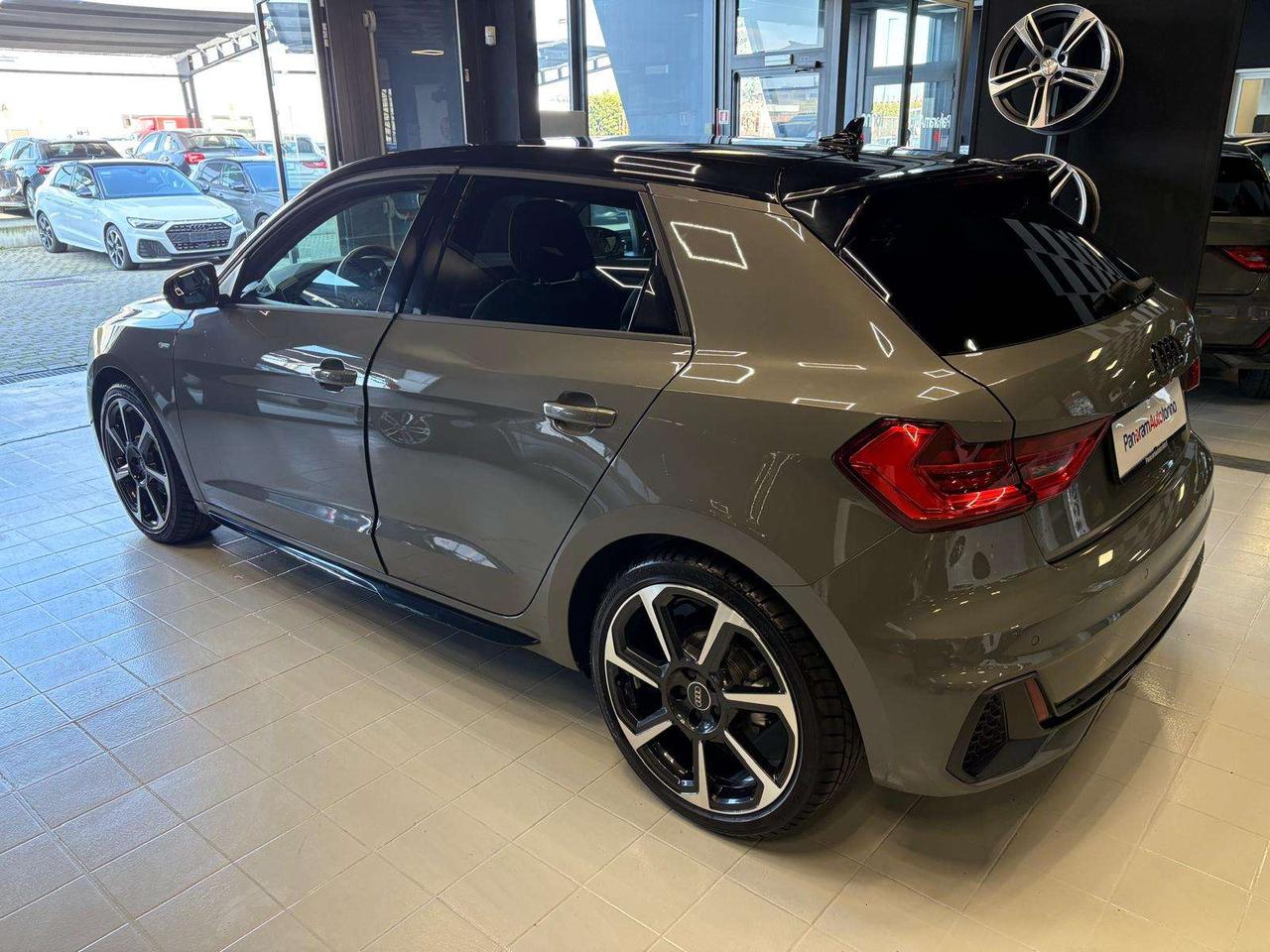 Audi A1 A1 SPB 30 1.0 tfsi Identity Black 116cv s-tronic