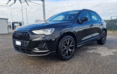 Audi Q3 35 TFSI S tronic Identity Black