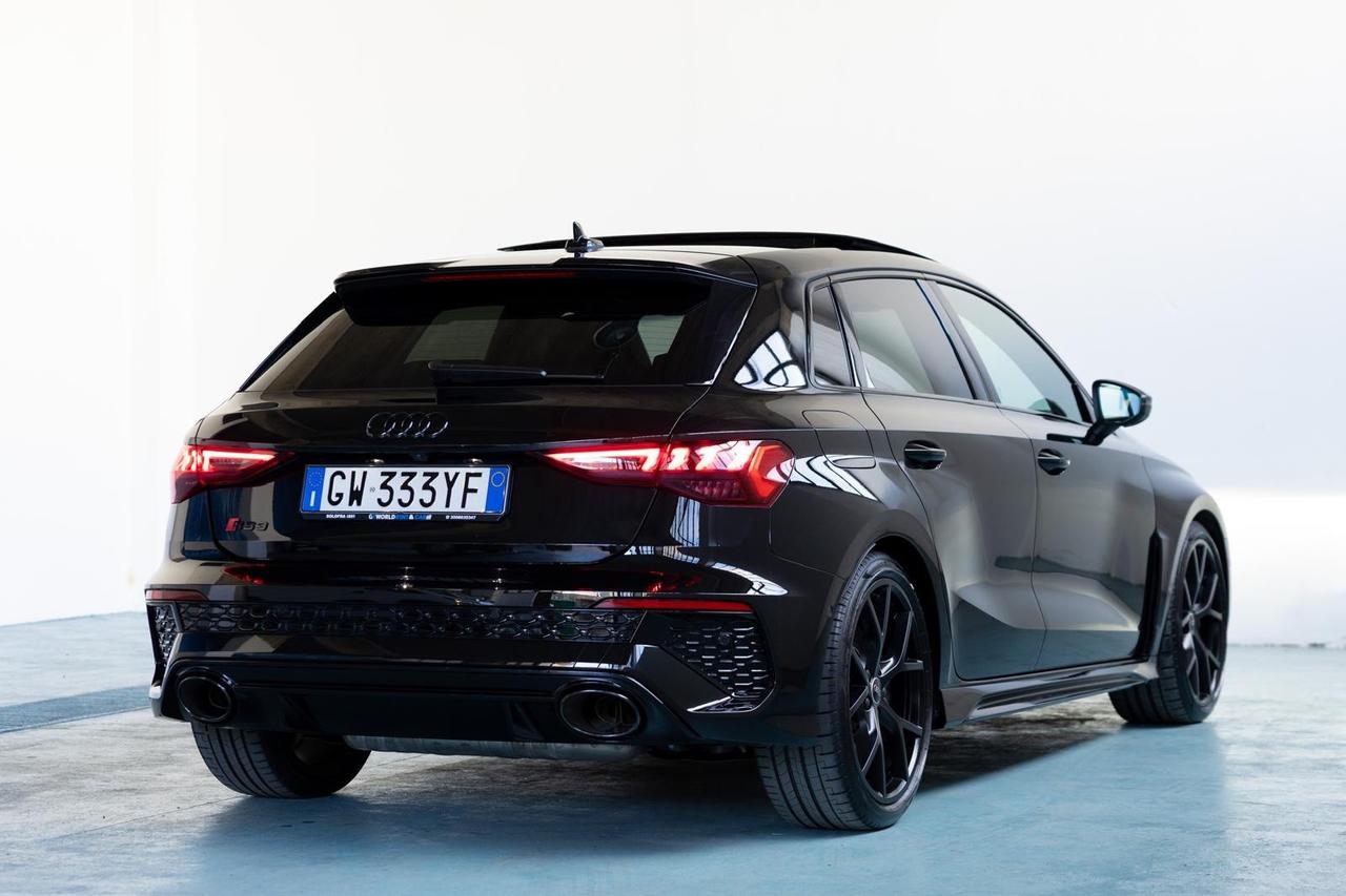 Audi RS3 Sportback 2.5 tfsi quattro s-tronic 400cv black edition