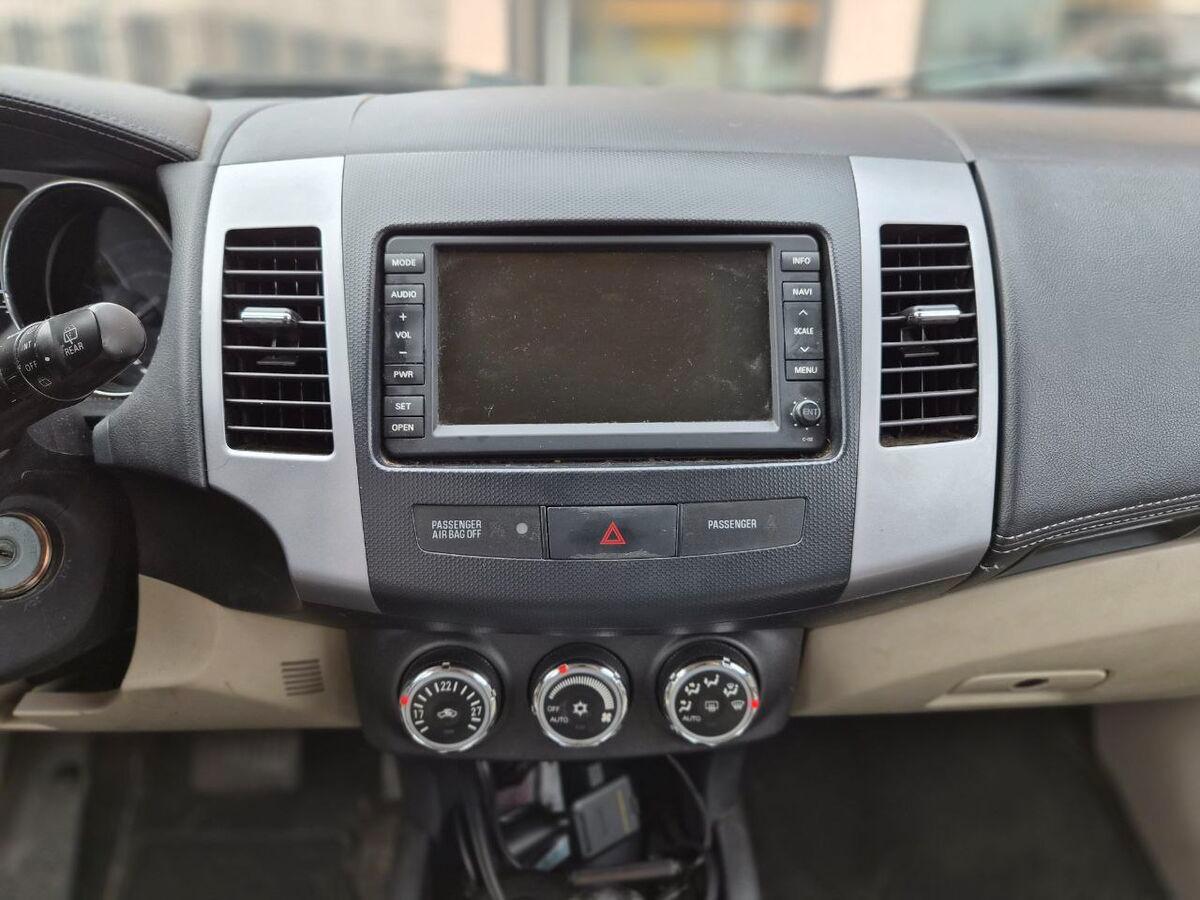 Citroen C-Crosser 2.2 hdi Exclusive dcs