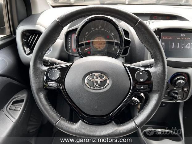 Toyota Aygo Connect 1.0 VVT-i 72 CV 5 porte x...