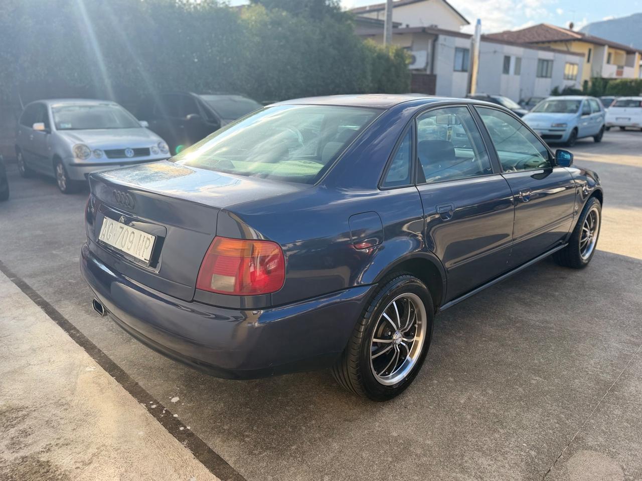 Audi A4 1.8 cat