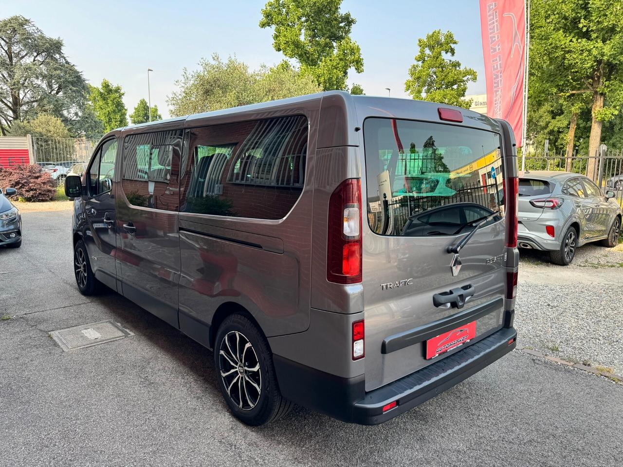 Renault Trafic 1.6 DCI 125CV 9 POSTI