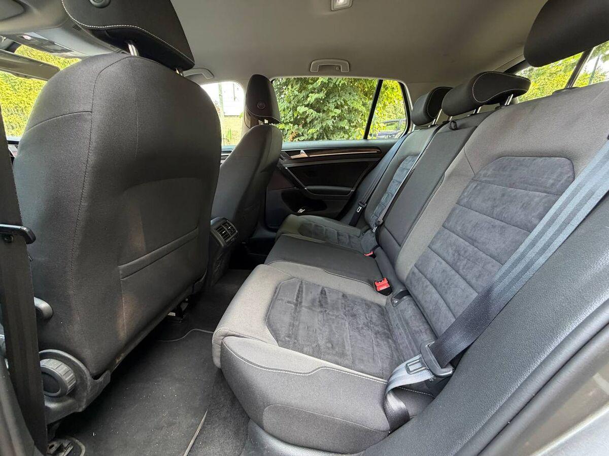 Volkswagen Golf 1.6 tdi Highline 5p dsg