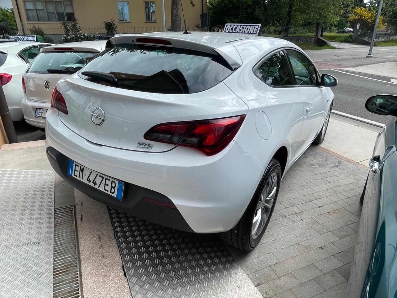 Opel Astra GTC 1.7 CDTI 110CV S&S 3 porte Cosmo