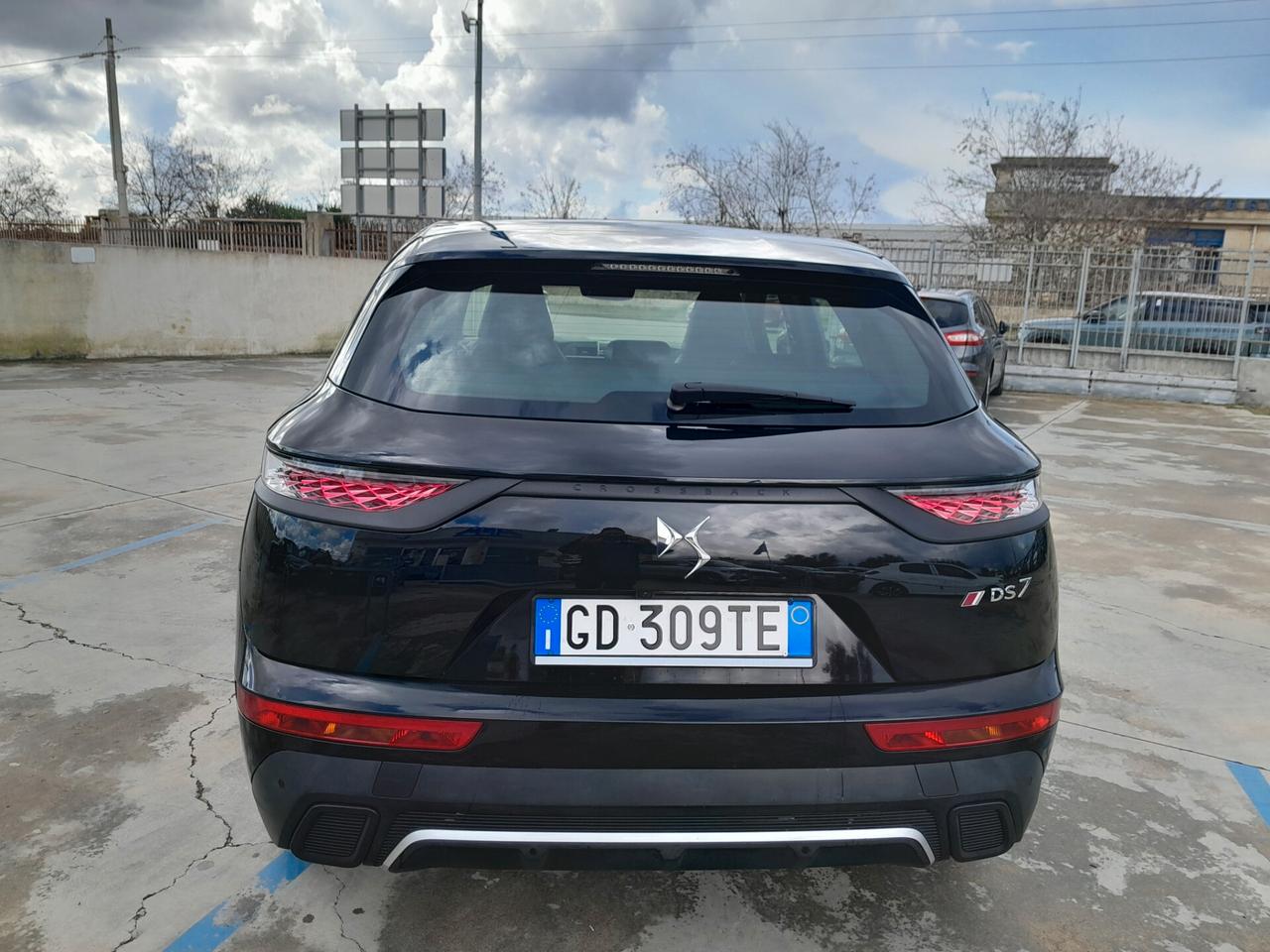 DS 7 CROSSBACK BUSINESS 1.6 HDI 130CV CAMBIO AUTOMATICO