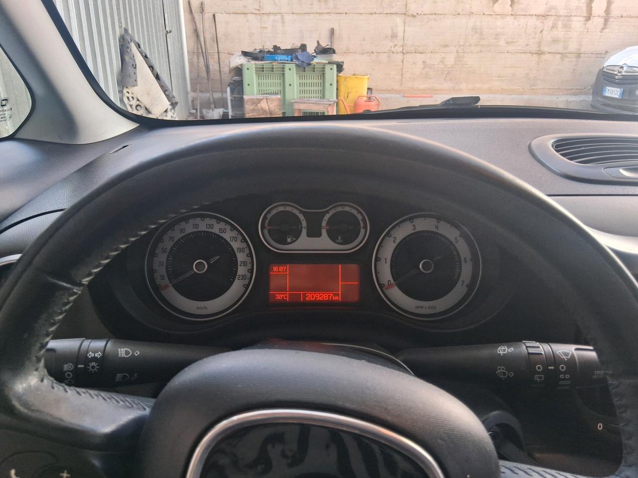 Fiat 500L 1.6 Multijet 120 CV Lounge perfetta 1.6 diesel garantita £5990