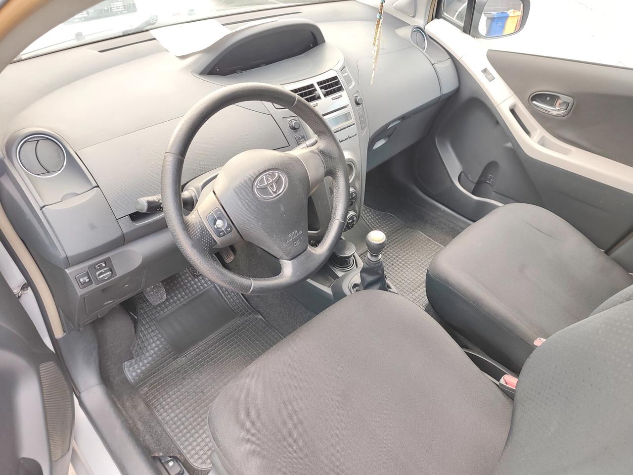 Toyota Yaris 1.4 DIESEL D-4D 90cv Sol