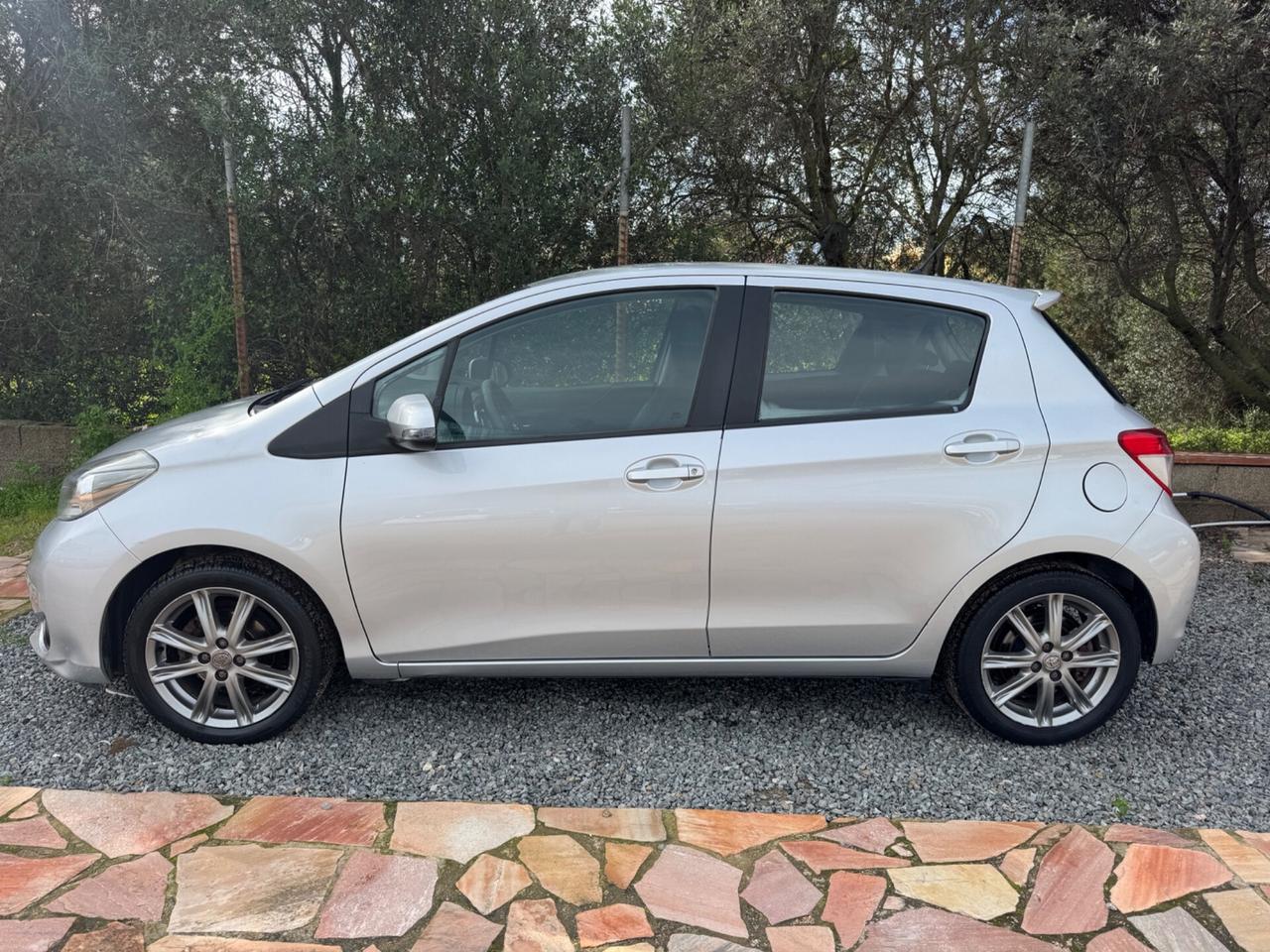 Toyota Yaris 1.3 5 porte Lounge