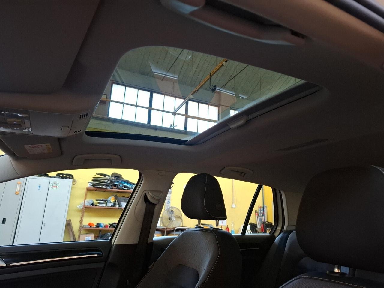 Volkswagen Golf Business 1.4 TGI DSG 5p. Highline BlueMotion