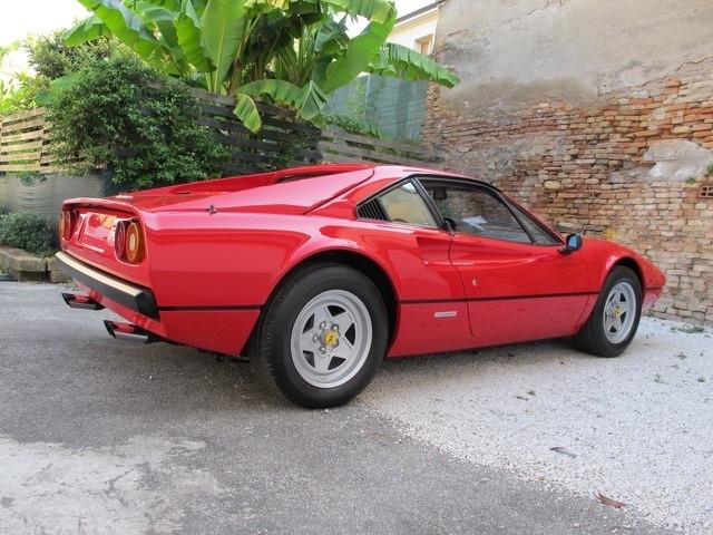 Ferrari 208 V8 CARBURATORI-AUTO RARISSIMA