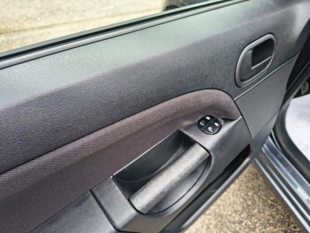 FORD Fiesta 1.2 16V 3p. Clever