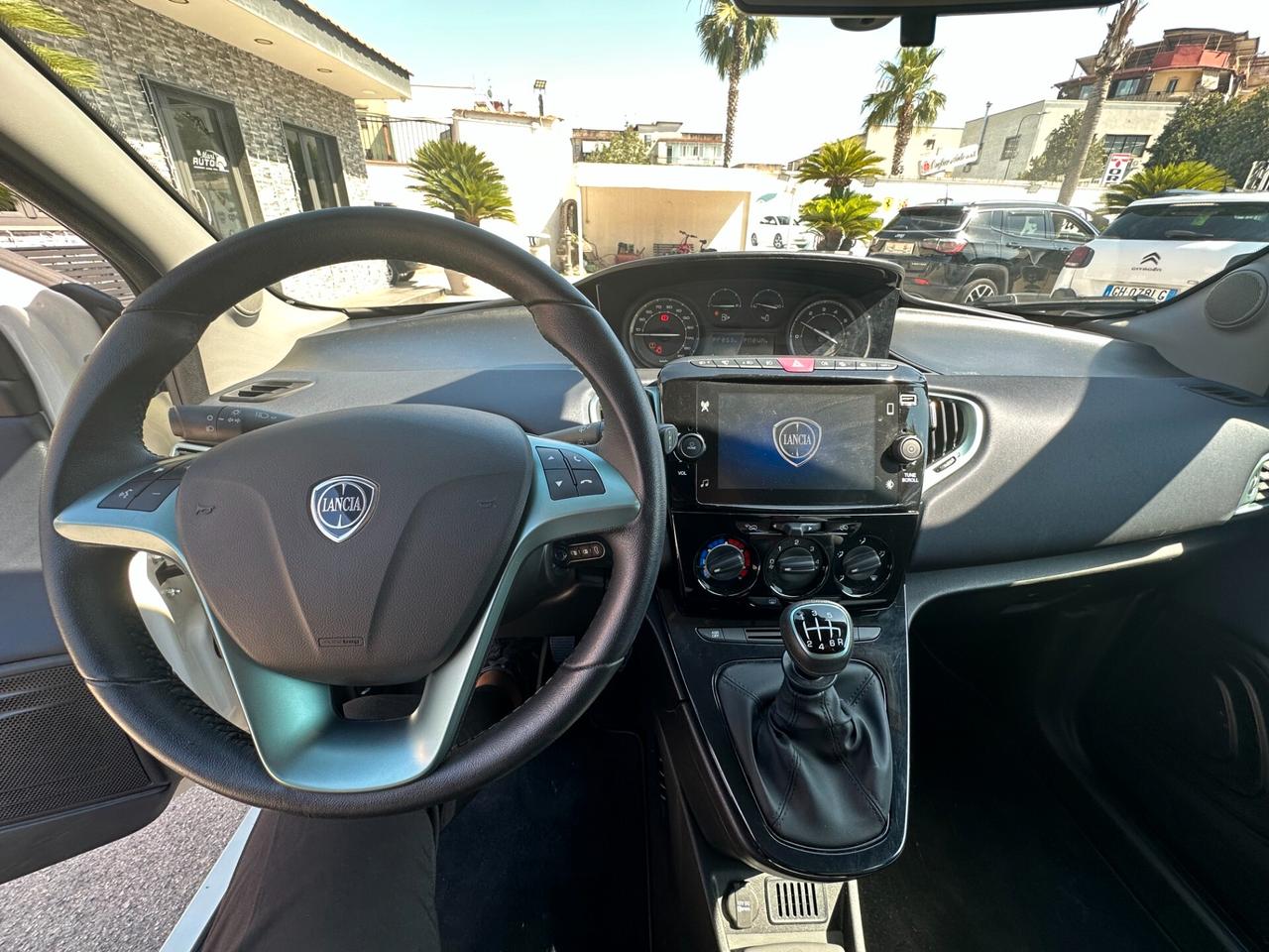Lancia Ypsilon 1.0 FireFly 5 porte S&S Hybrid Gold