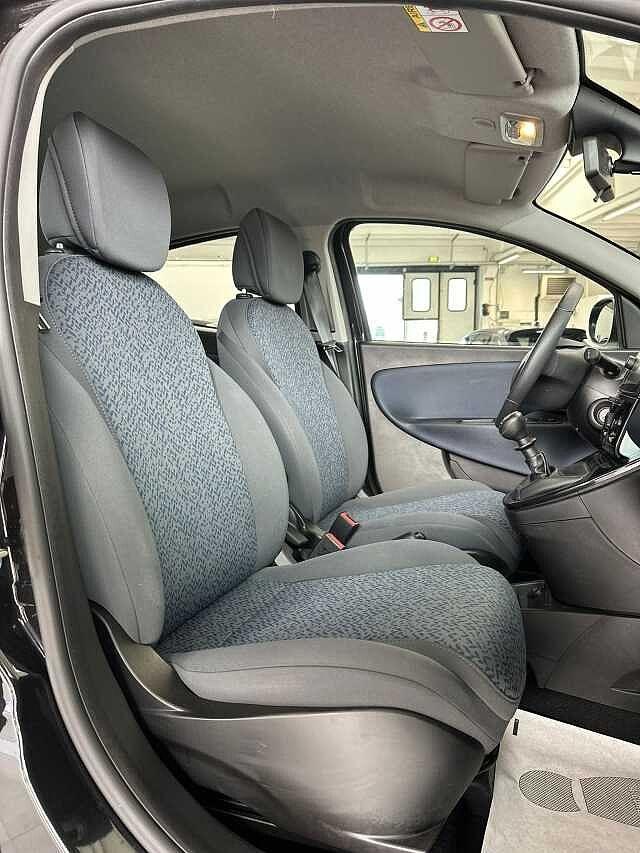 Lancia Ypsilon 1.0 FireFly 5 porte S&S Hybrid Ecochic