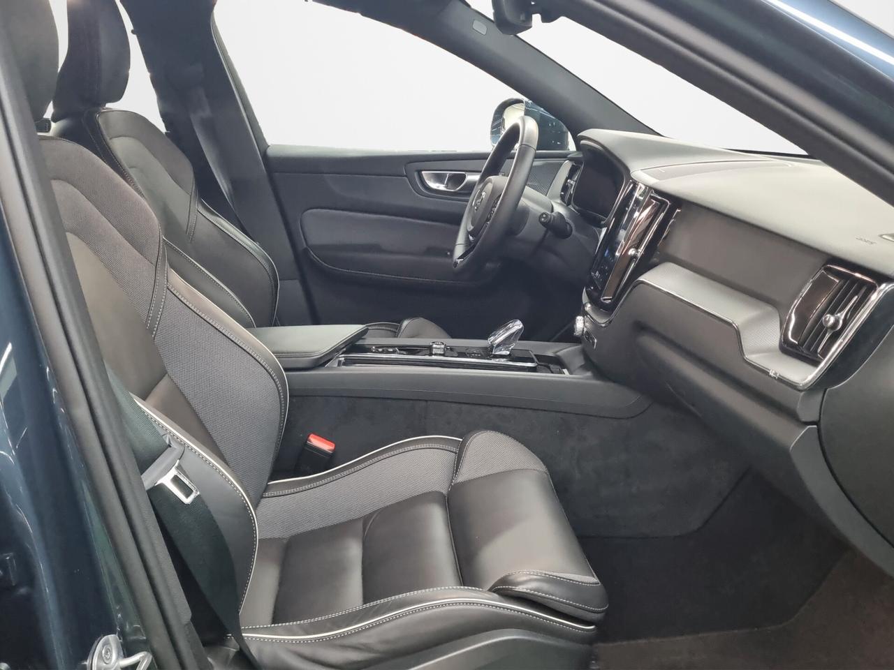 Volvo XC 60 T6 Recharge Plug-in Hybrid AWD automatico Plus Bright