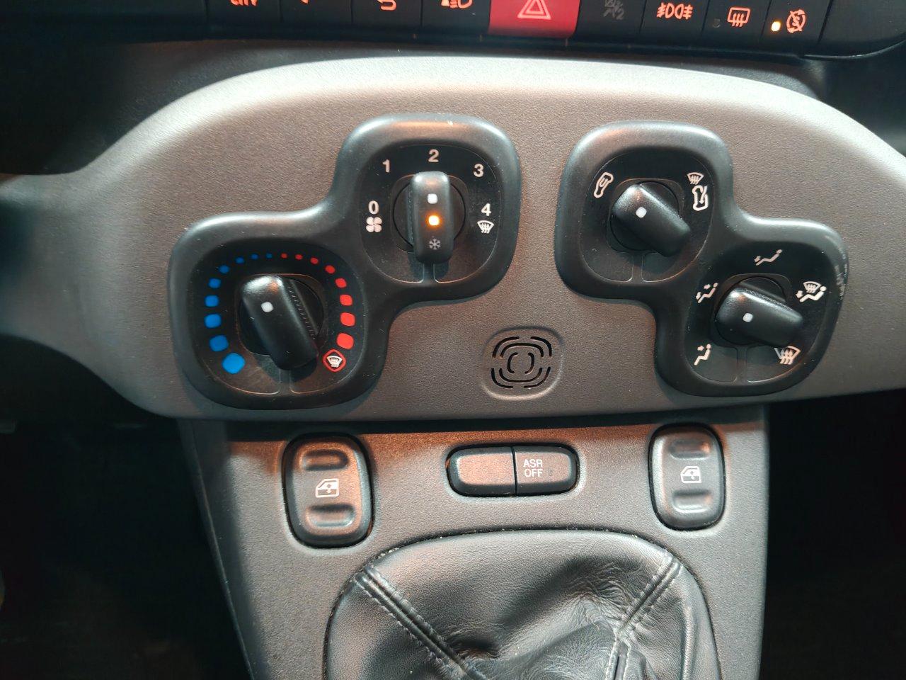 Fiat Panda 1.3 mjt 16v Lounge s&s 95cv LEGGI