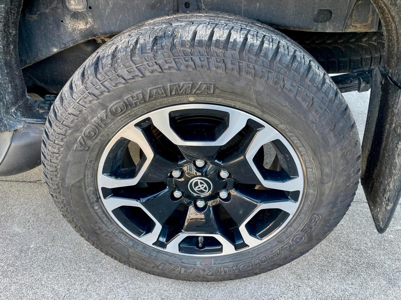 Toyota Hilux 2.4 D-4D 4WD 4 porte Double Cab Lounge ***INCIDENTATO**