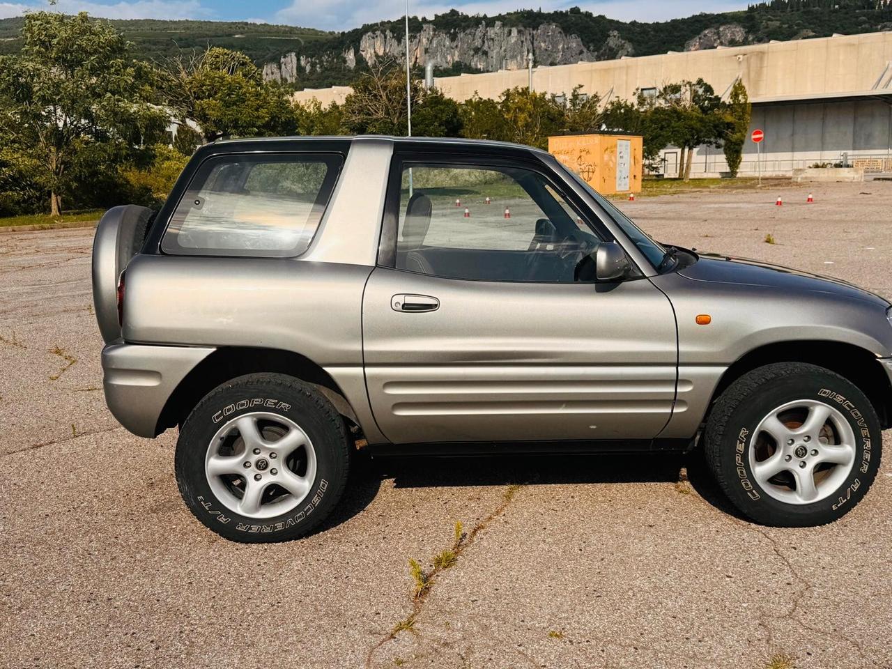 Toyota RAV 4 2.0i 16V cat 3 porte