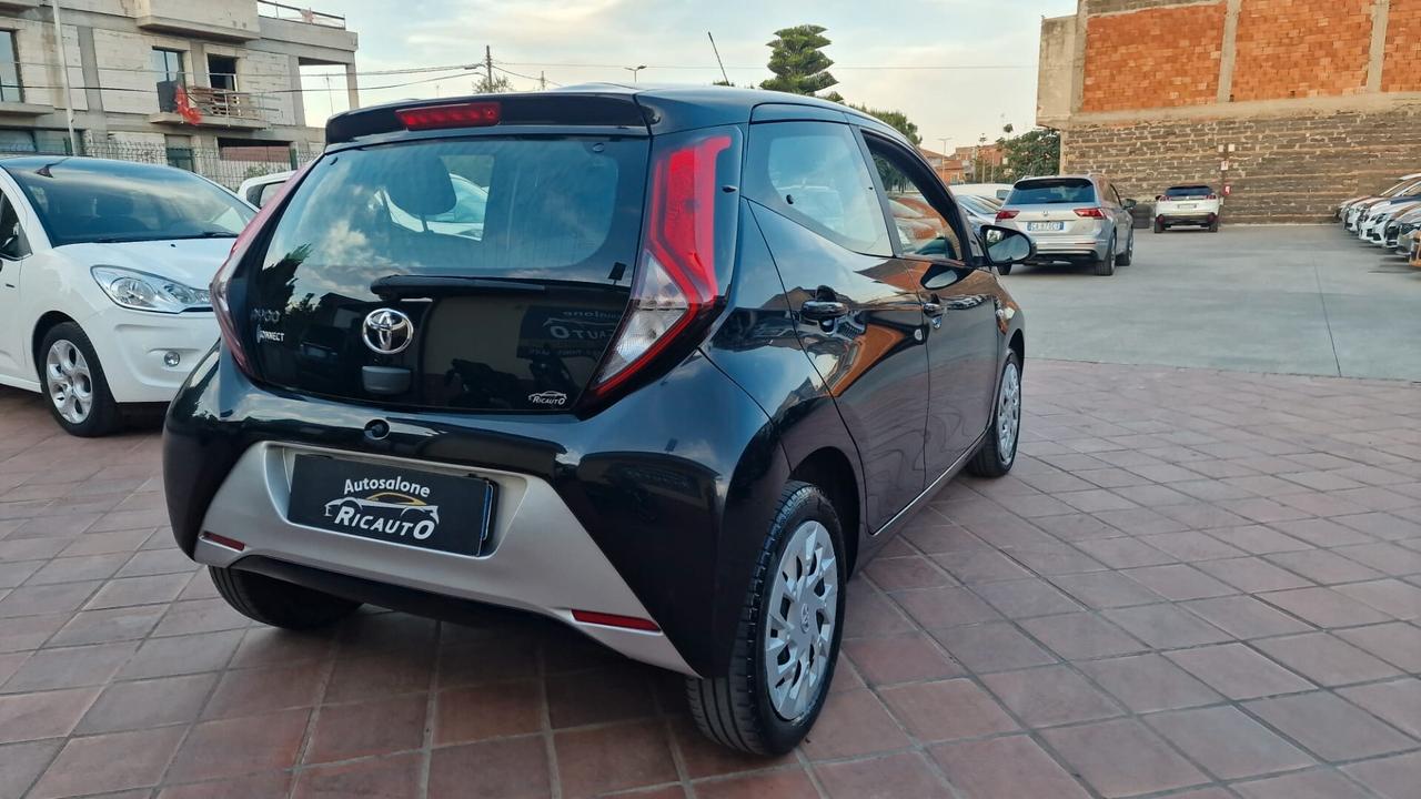 Toyota Aygo Connect 1.0 VVT-i 72 CV 5 porte x-clusiv