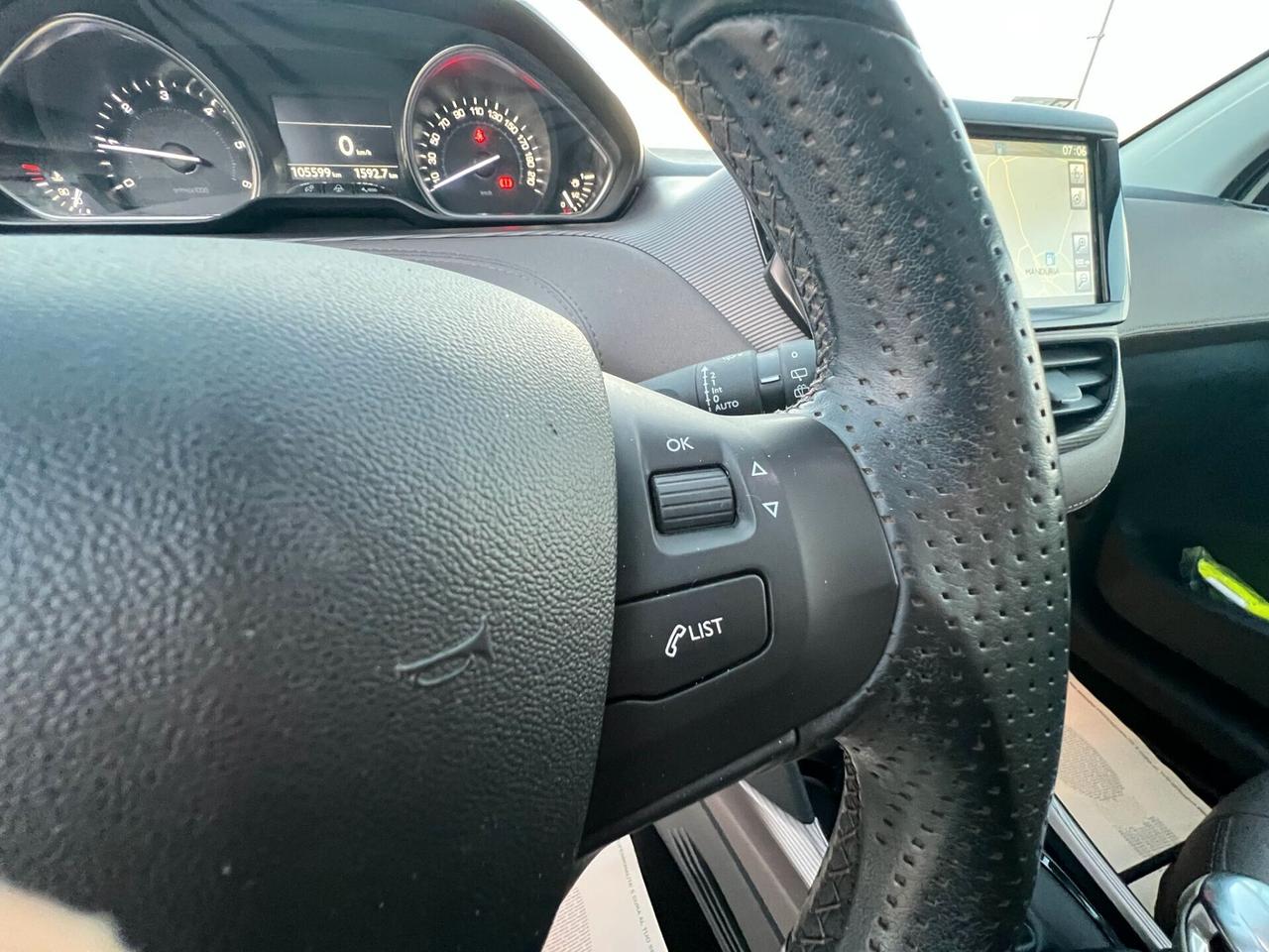 Peugeot 2008 1.6 HDi 115 CV Allure