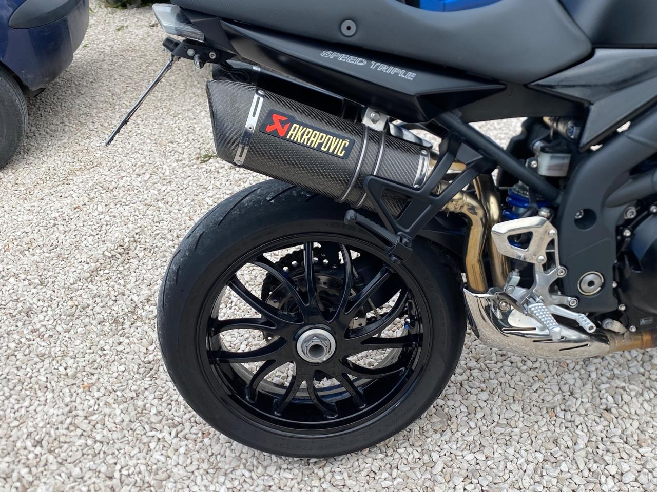 Triumph Speed Triple 1050 DA VETRINA