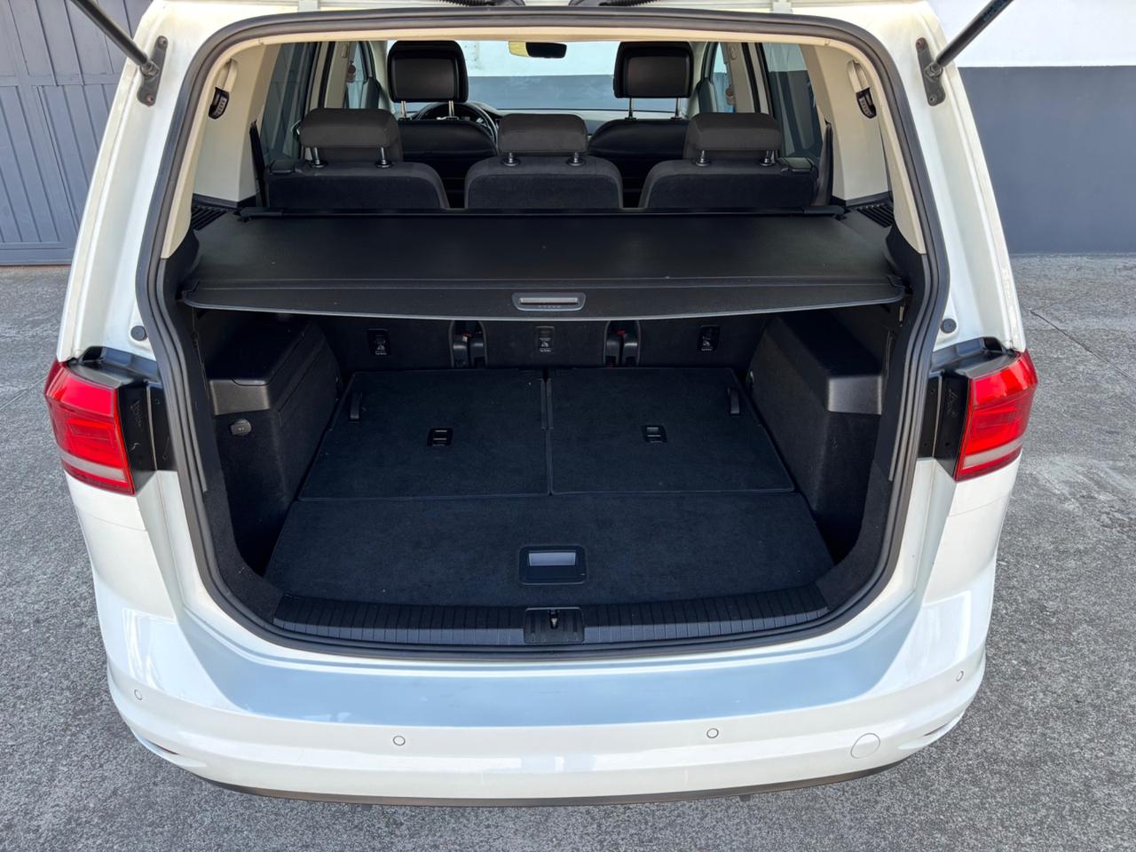 Volkswagen Touran 1.6 TDI. 7 posti. Garanzia 12mesi