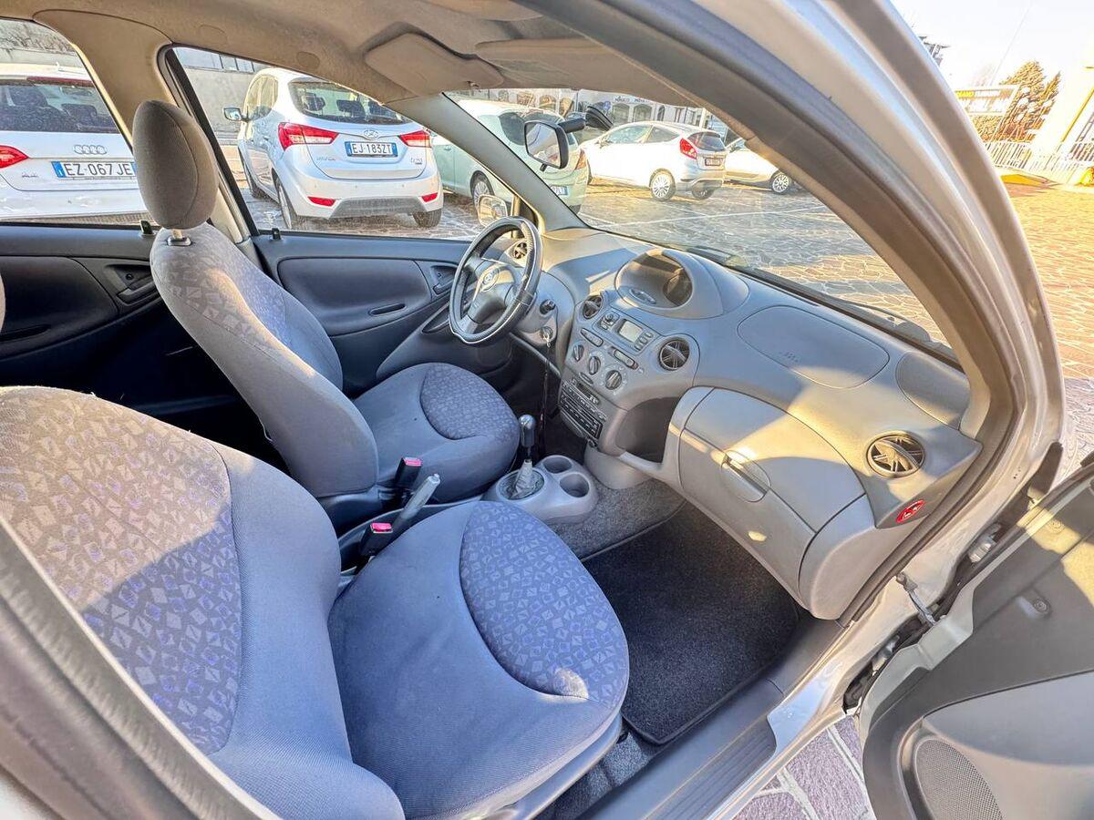 Toyota Yaris 5 Porte 1.3 Luna 5p