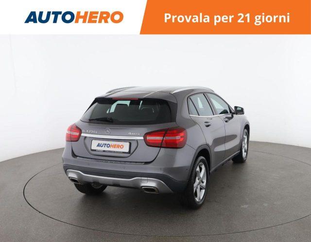 MERCEDES-BENZ GLA 200 d Automatic 4Matic Sport