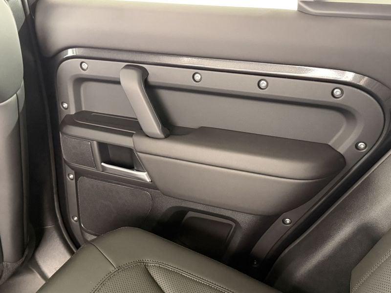 Land Rover Defender D250 AWD Auto 110 X-Dynamic SE