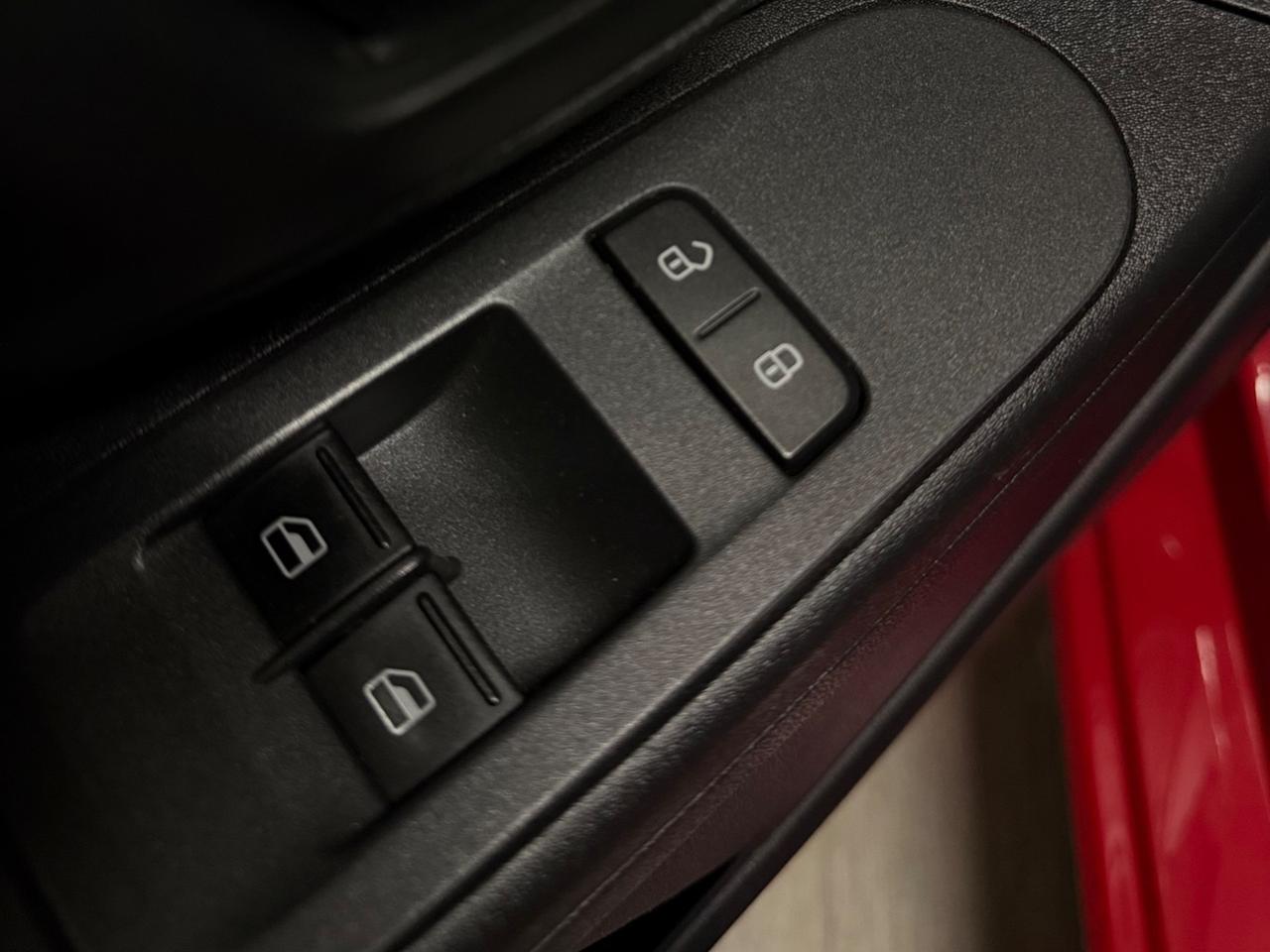 STUPENDA VOLKSWAGEN UP ADATTA A NEOPATENTATI UNICO PROPRIETARIO