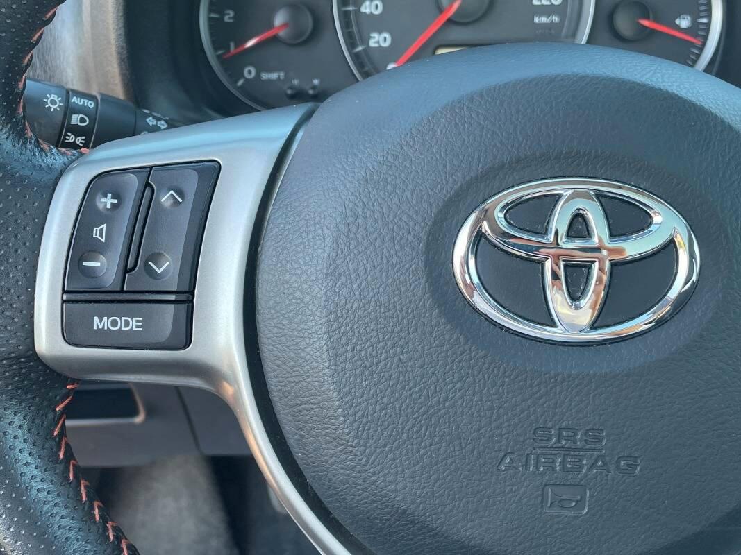 Toyota Yaris 1.4 d-4d 5p con TETTO PANORAMICO E NAVI