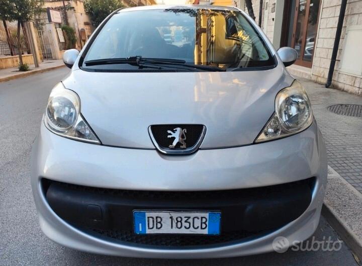 Peugeot 107 1.0 68CV 3p. Plaisir