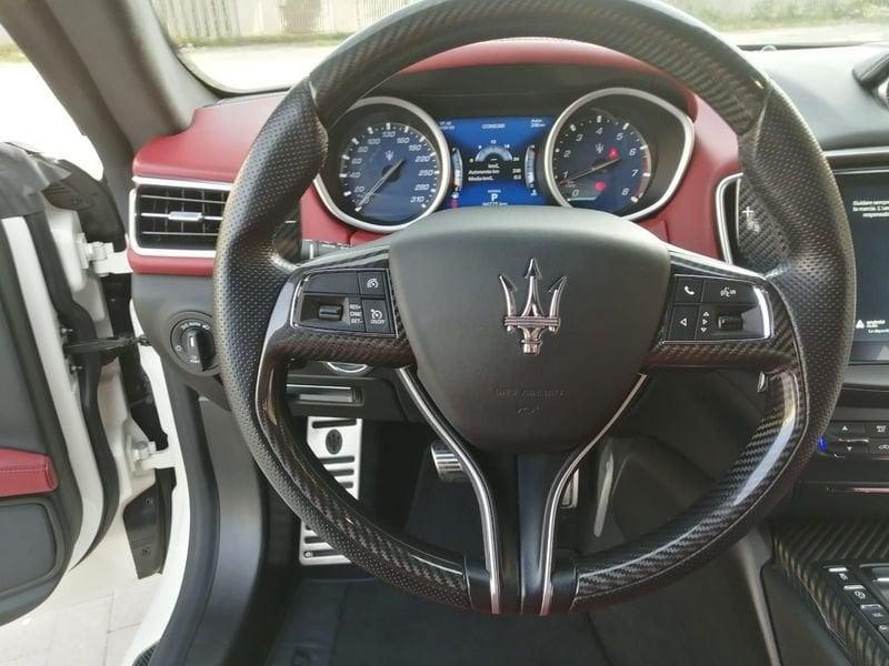 Maserati Ghibli V6 430 CV Q4 Gransport