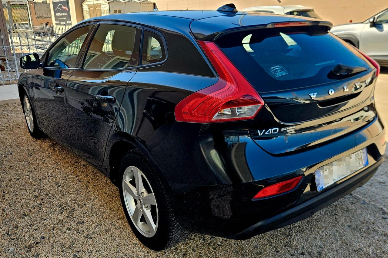 Volvo V40 D4 Momentum