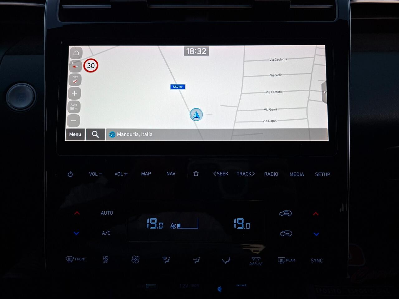 HYUNDAI TUCSON 1.6 CRDI-136cv*B-LED*NAVY*RADAR