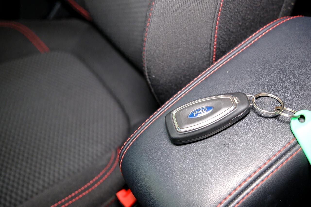 Ford Puma ST-LINE 1ooo HYBRID 125cv COCKPIT
