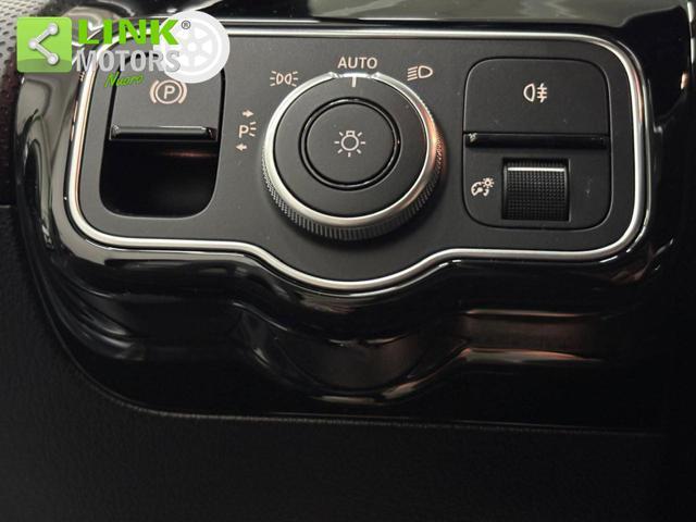 MERCEDES-BENZ A 200 d Premium AMG Line