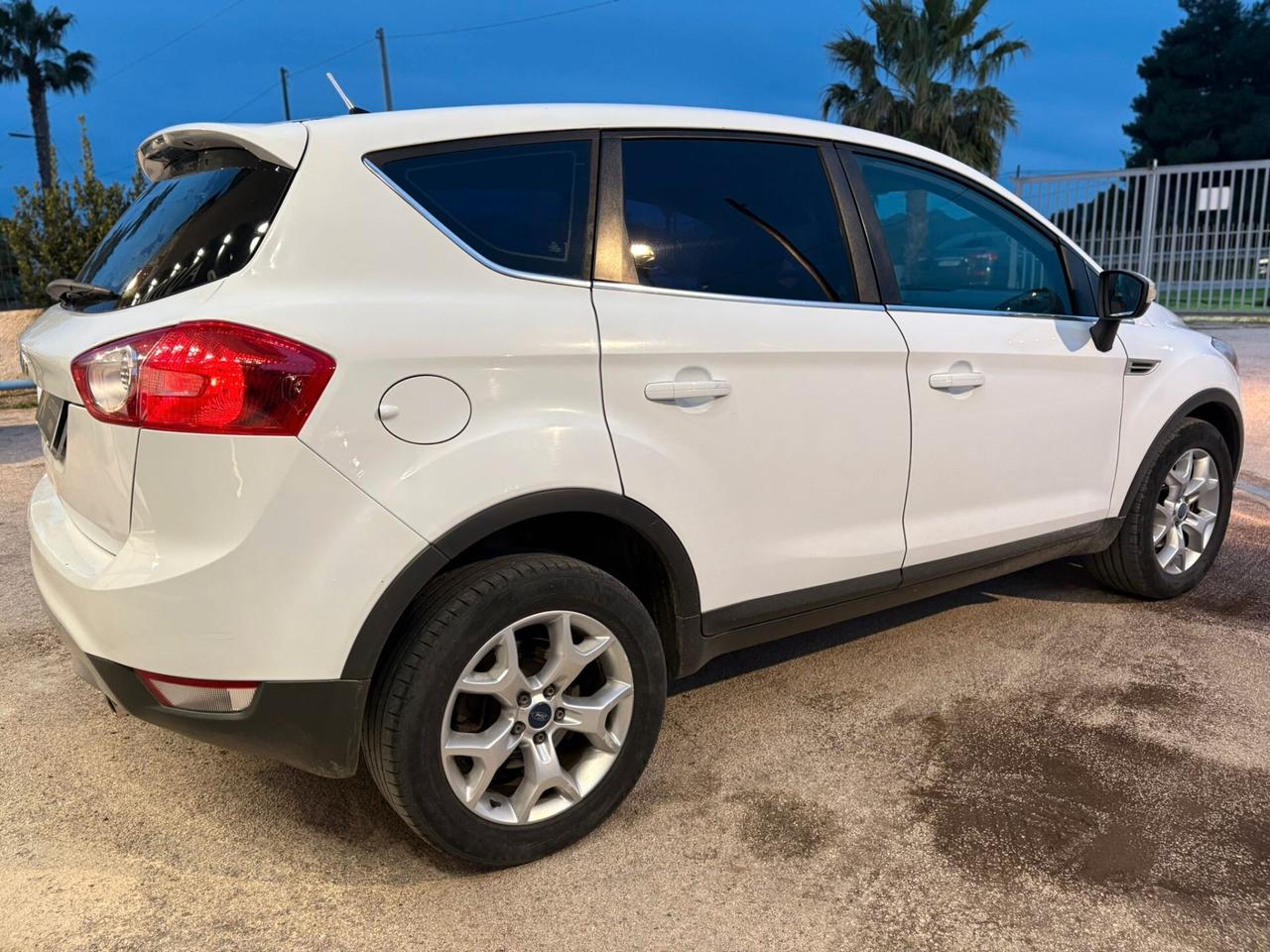 Ford Kuga 2.0 TDCI 140 CV 2WD