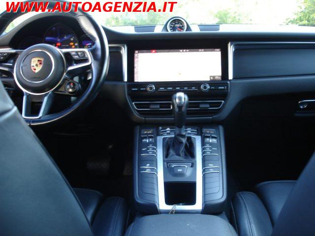 PORSCHE Macan 2.0 S