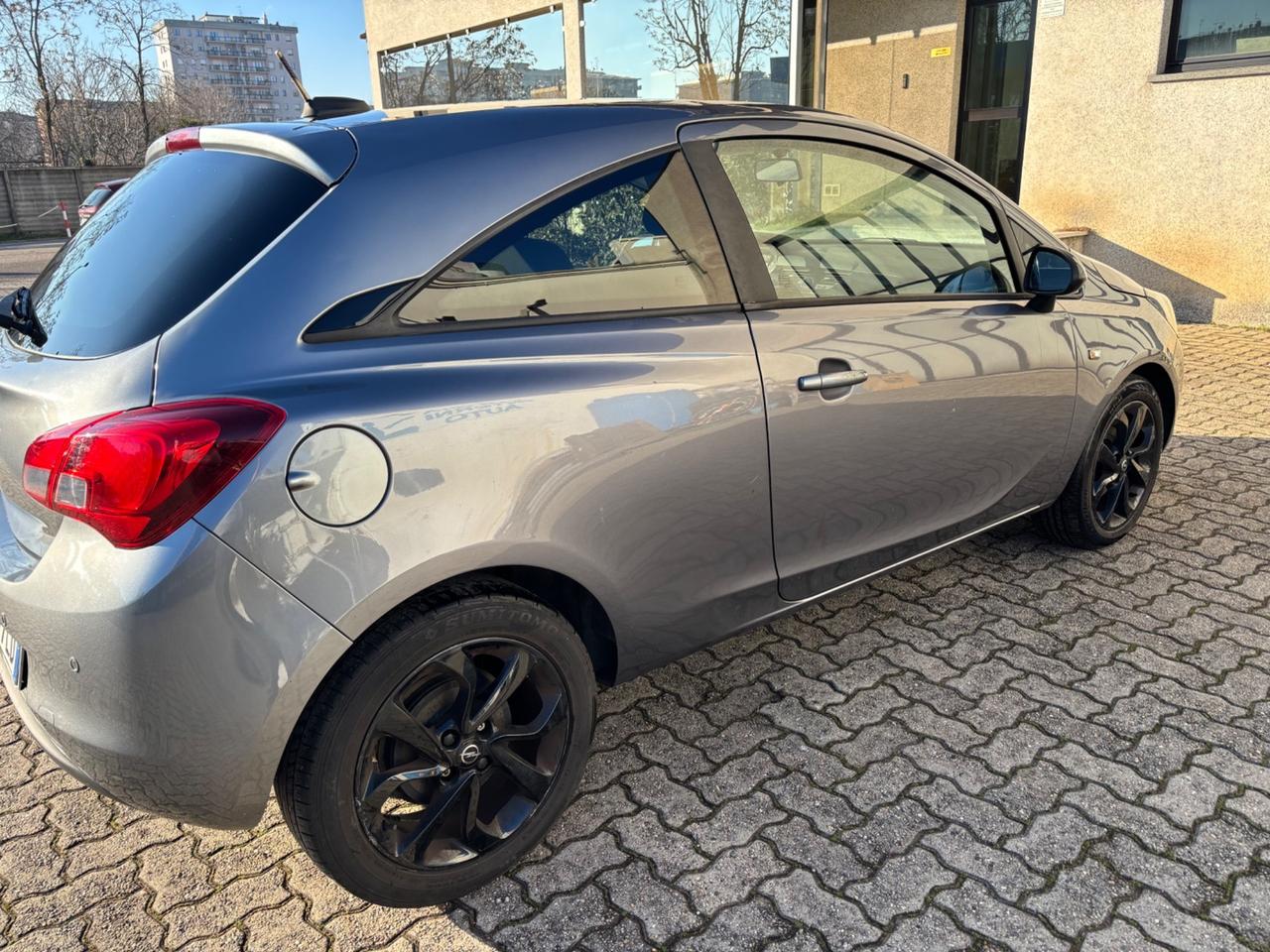 Opel Corsa 1.4 90CV Coupé b-Color