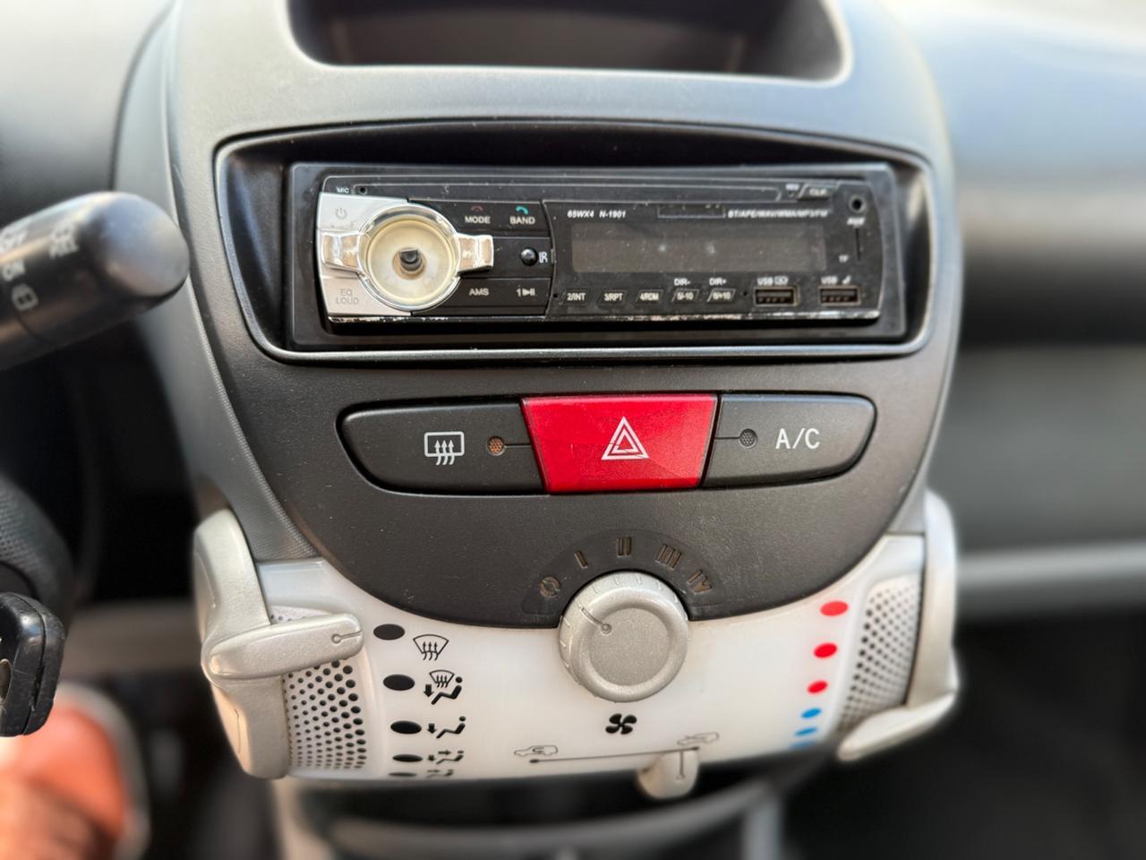 Citroen C1 1.0 5P CMP-5 Amici Automatica