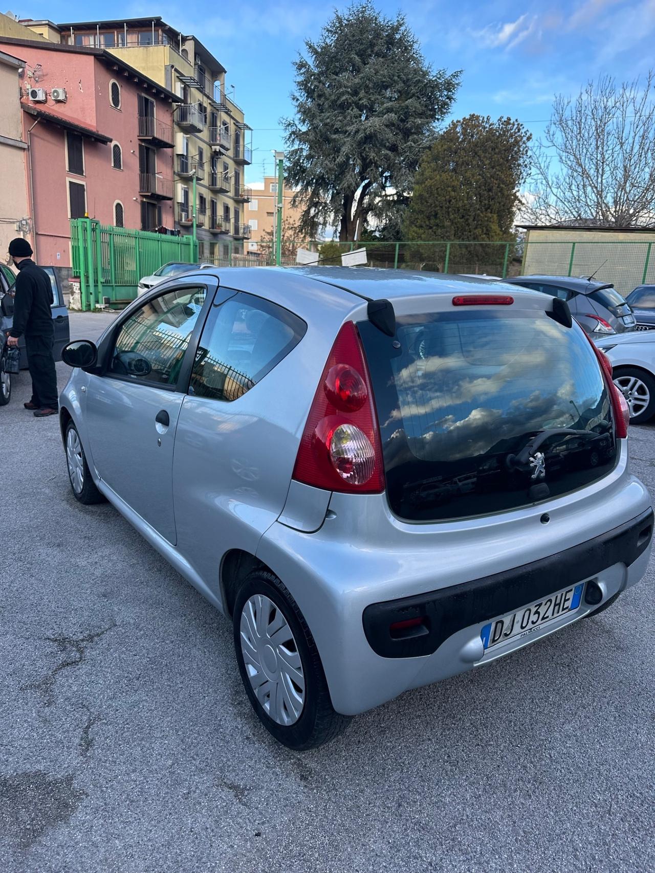 Peugeot 107 1.0 68CV 3p. Desir