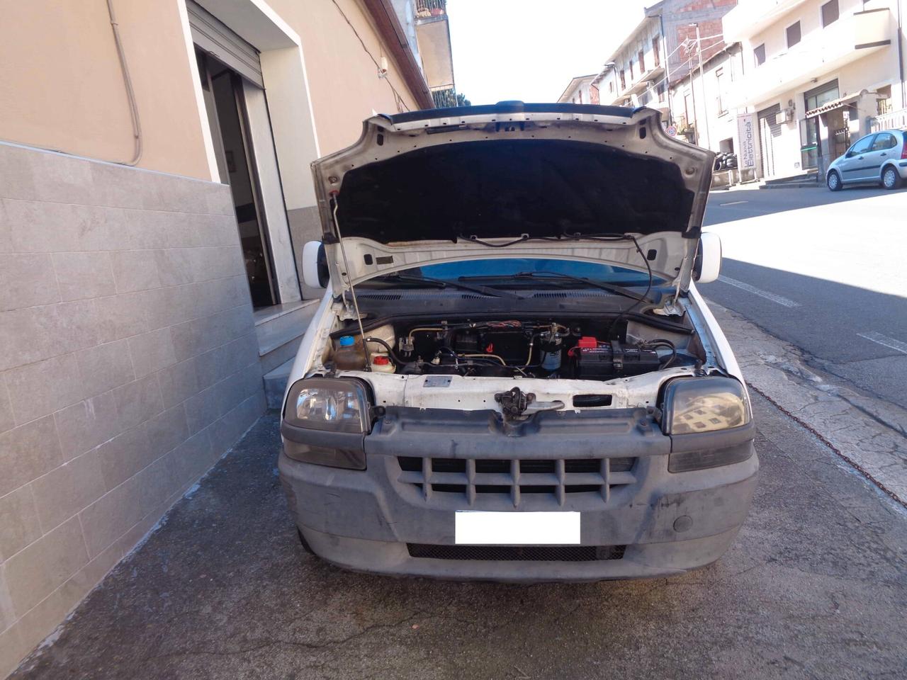 Fiat Doblo 1.9 diesel Cargo Combi 5 posti SX