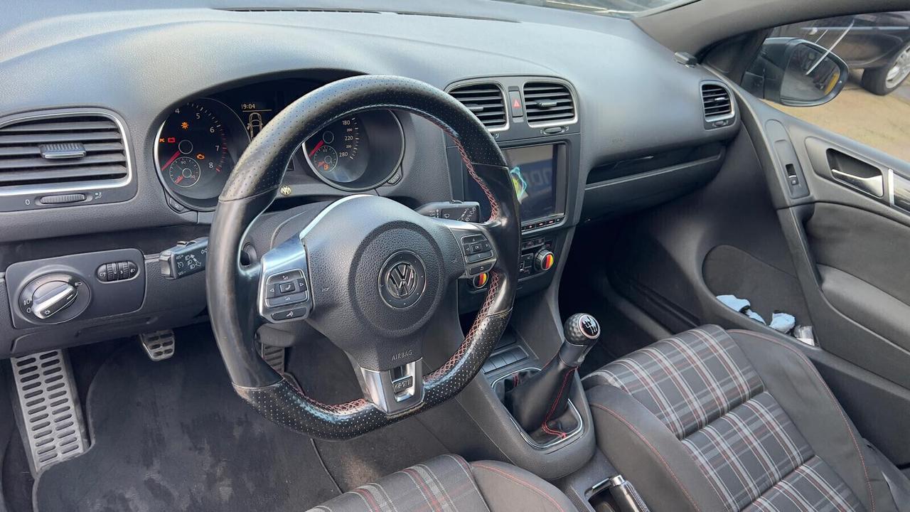 VOLKSWAGEN GOLF GTI 2.0 TSI 5P. 210CV