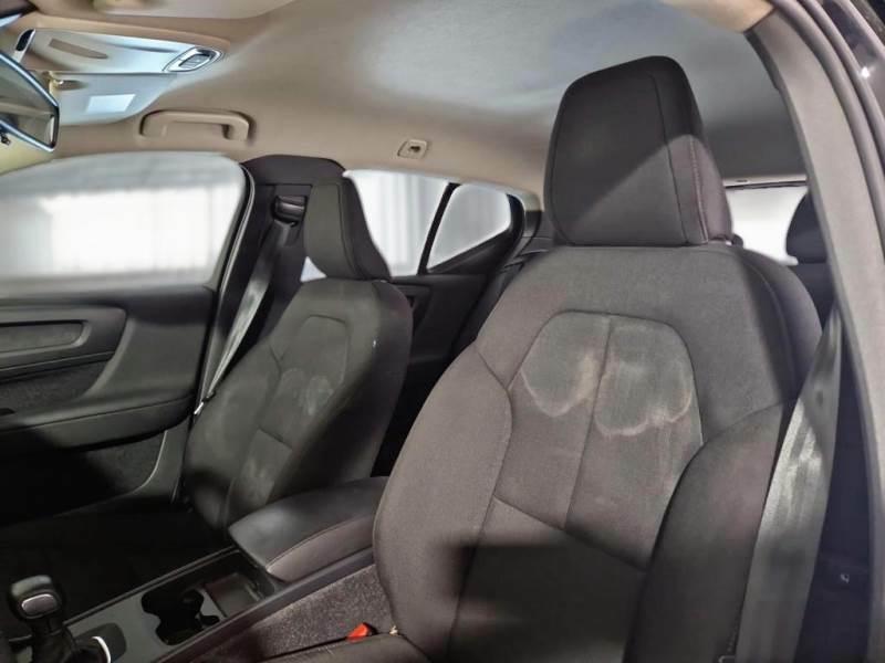 VOLVO XC40 T2 Momentum Core
