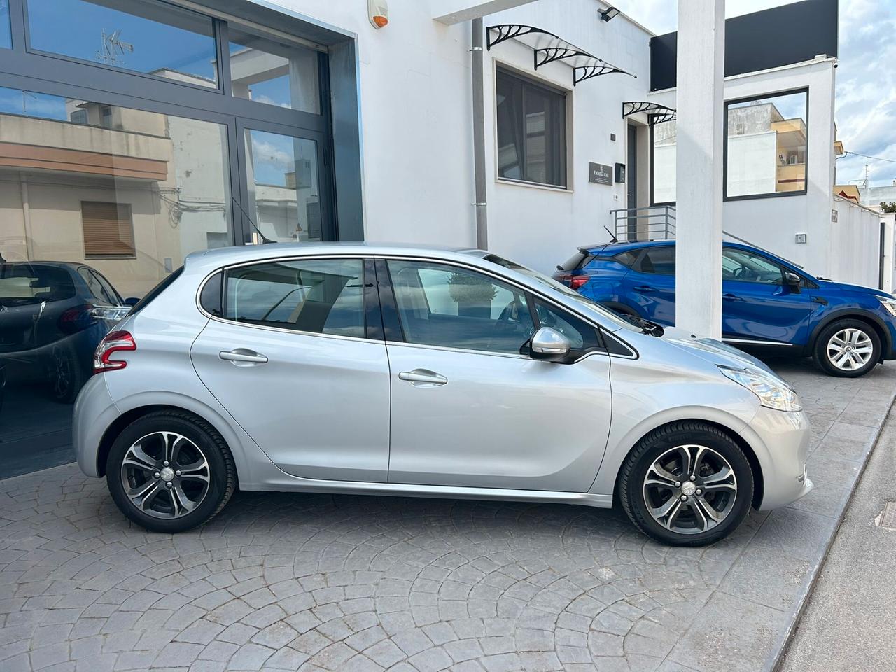 Peugeot 208 1.4 HDi 68Cv ALLURE NAVI Km81.000-2014