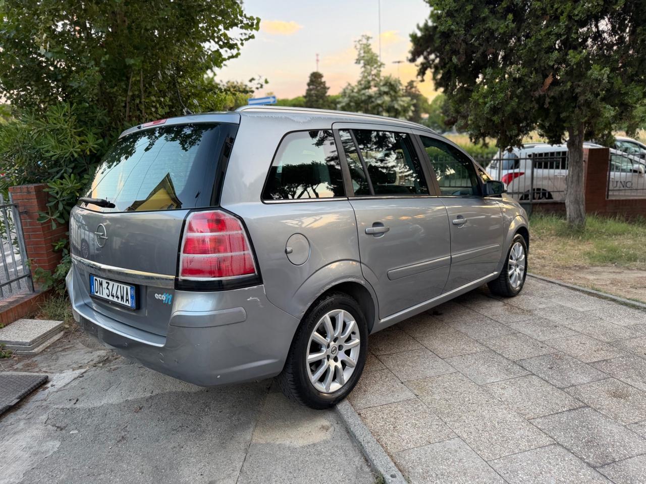 Opel Zafira 1.6 16V ecoM 94CV Cosmo