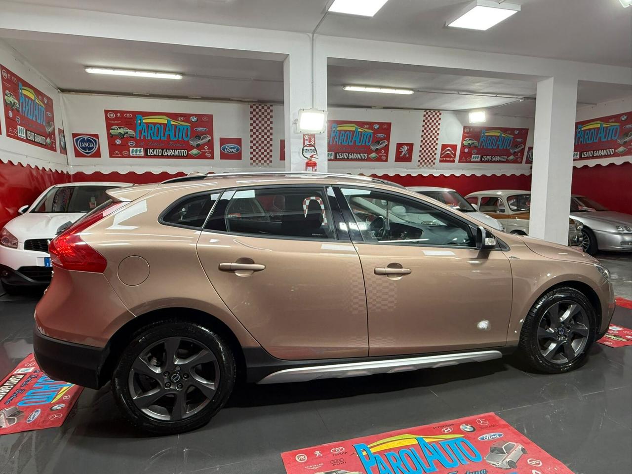 Volvo V40 Cross Country D2 1.6 114cv - 2014